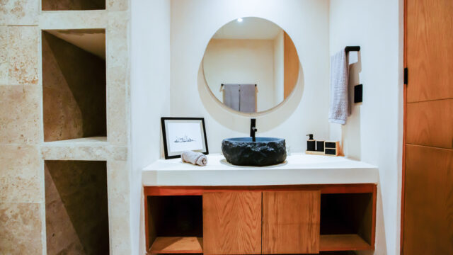 10. LockOffBathroom_Showroom