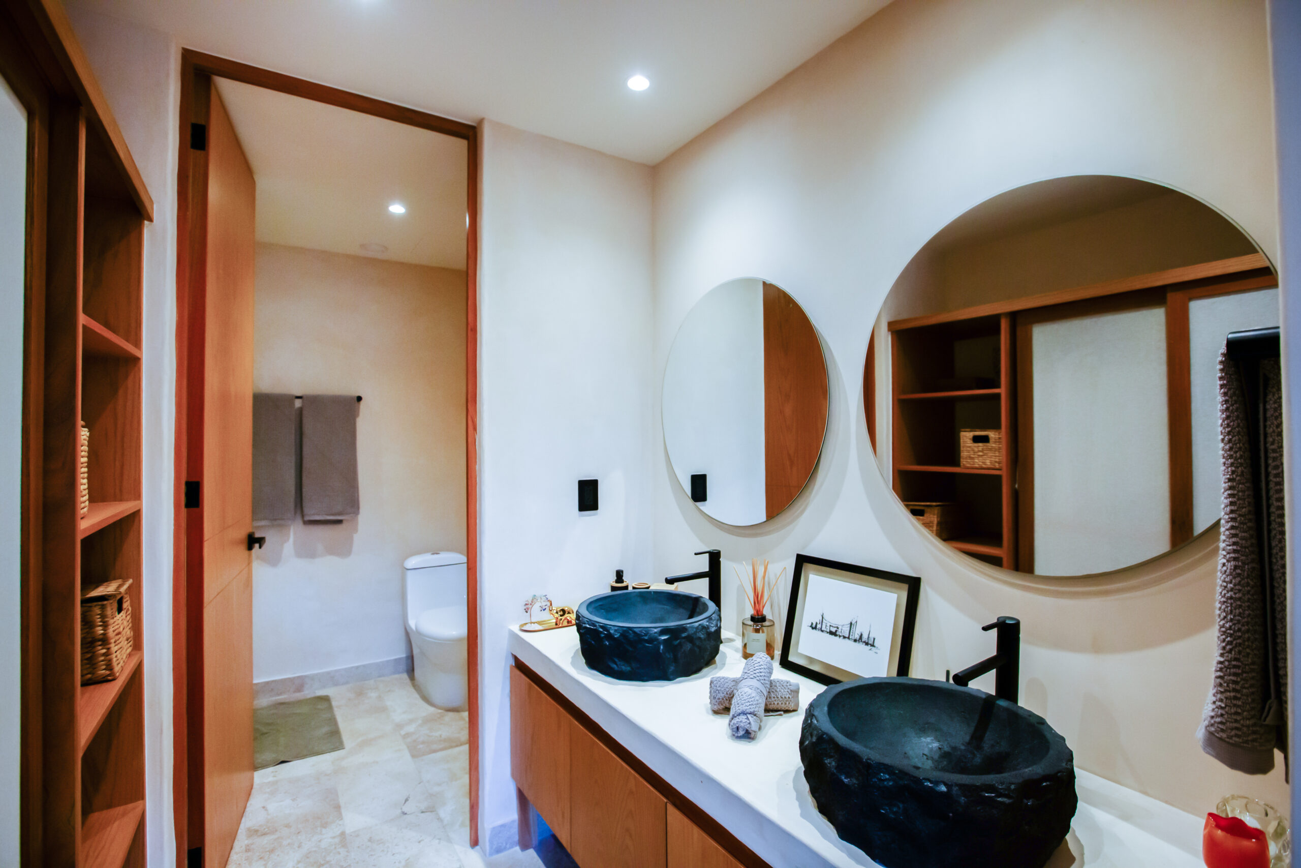 15. MainBathroom_Showroom