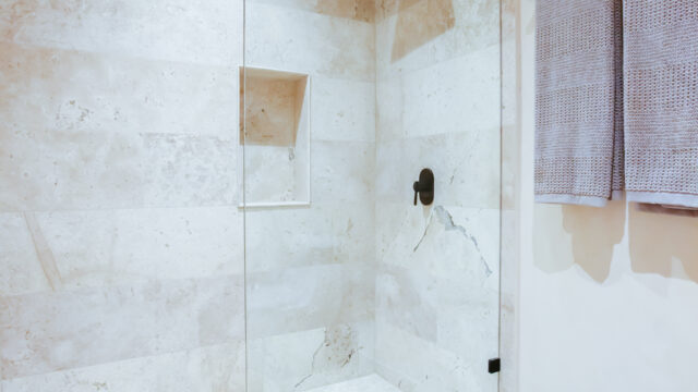 16. MainBathroom_Showroom