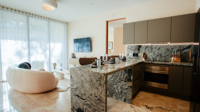 4. SocialArea_Showroom