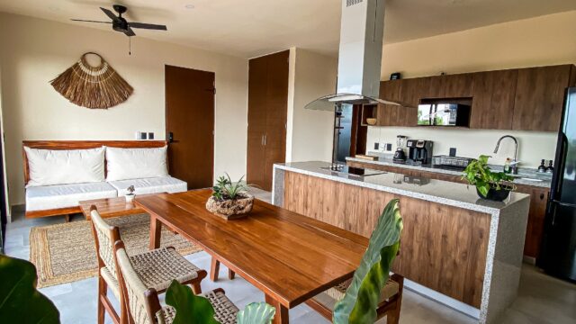 “Exclusive Condo Rooftop: Immediate Move-In & Pre-Sale Opportunities”