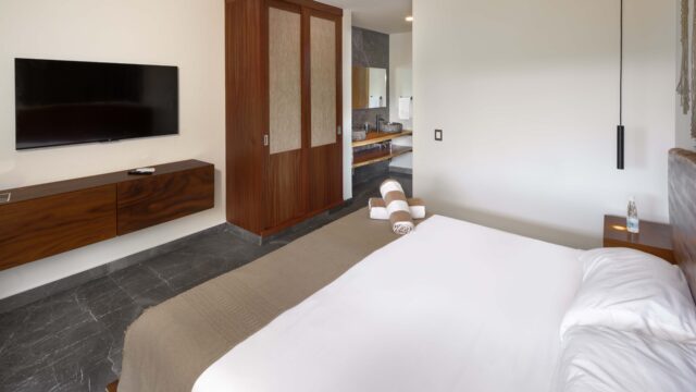 2Br Business_Br_Adora