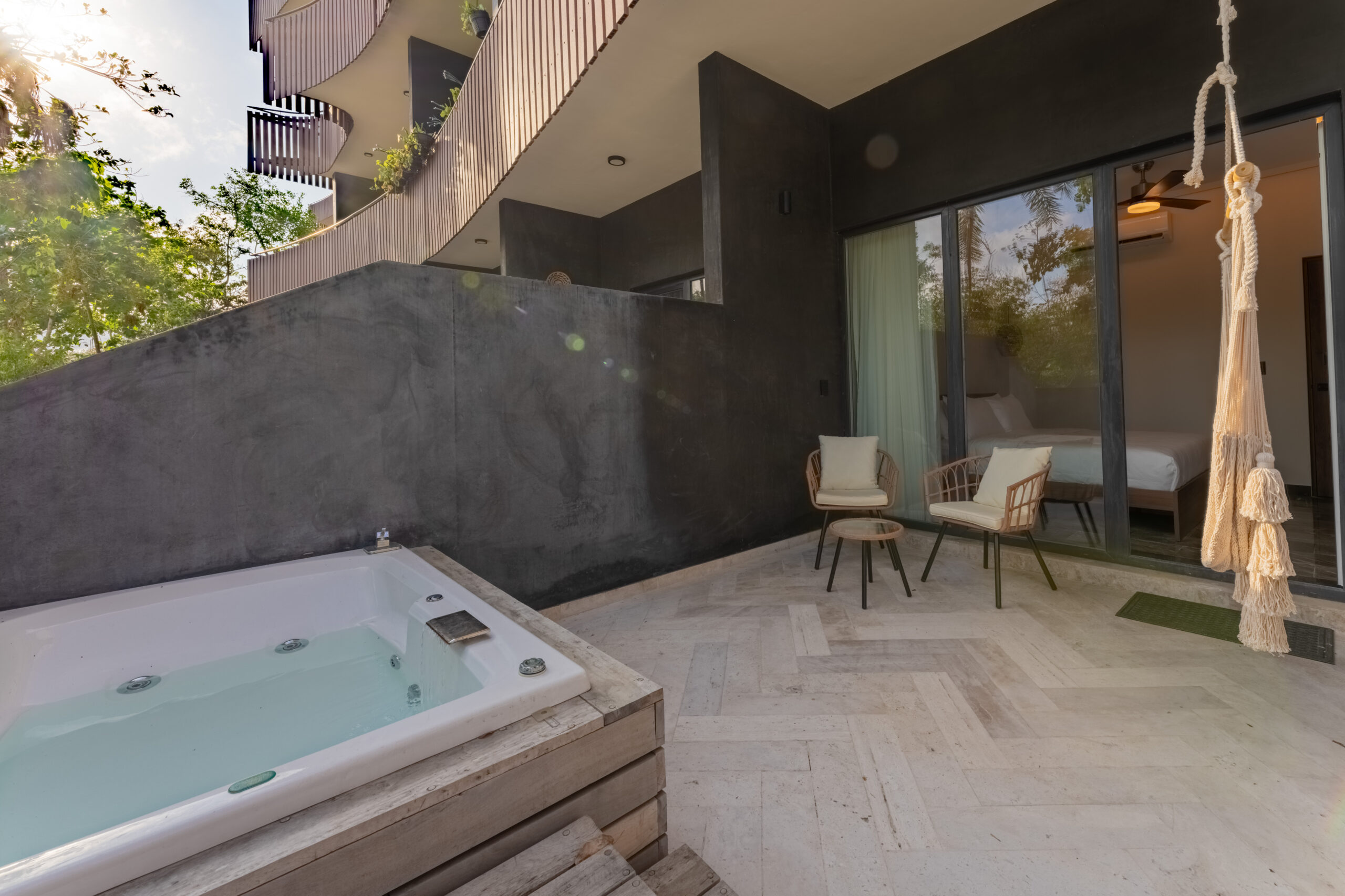 INTERIORES–12