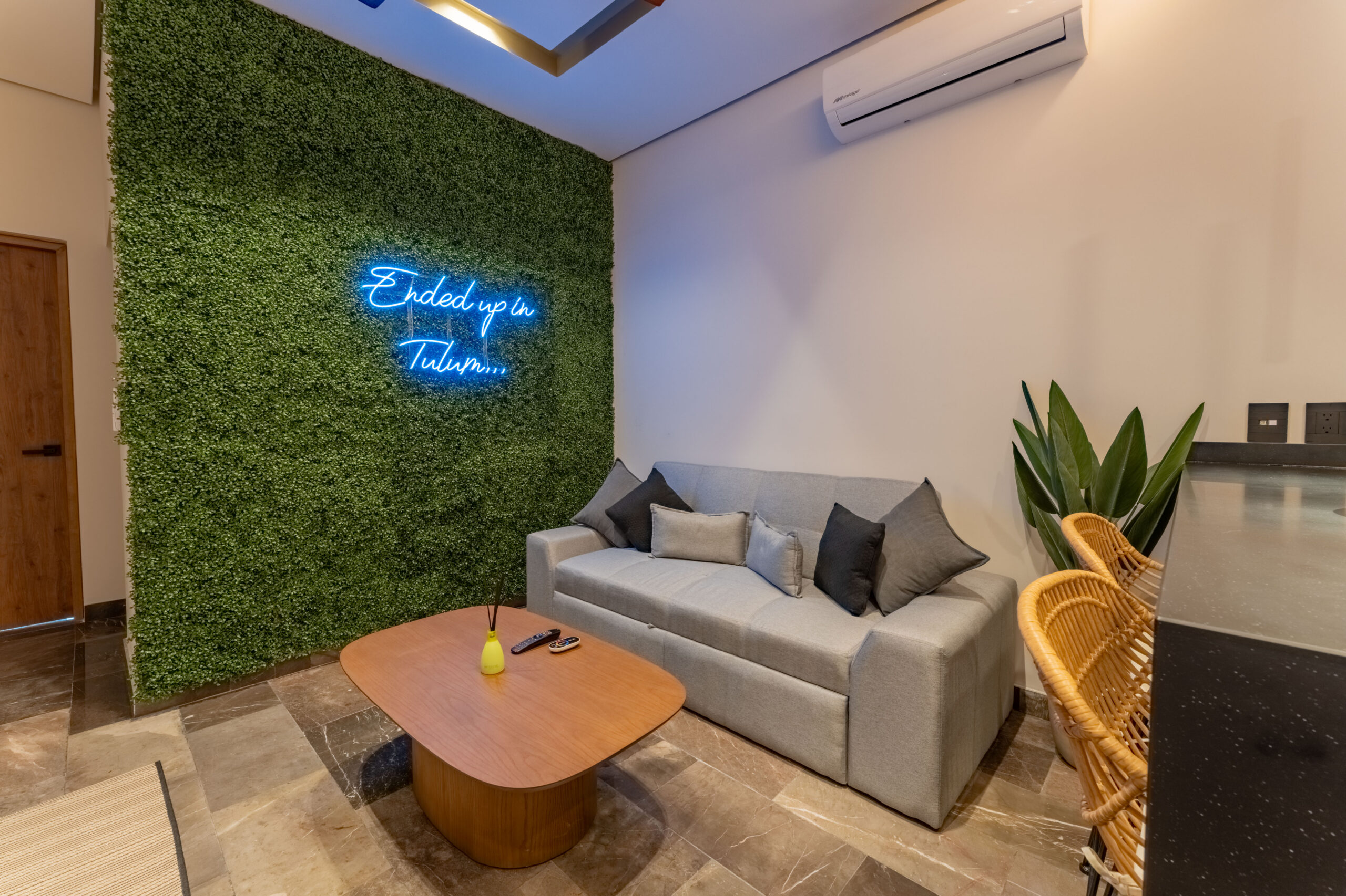 INTERIORES–14